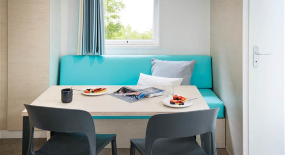 Camping Côte de Granit Rose - Mobil home LOGGIA 2 chambres emplacement 9 et 82 camping piscine chauffée  - Camping Armor Loisirs