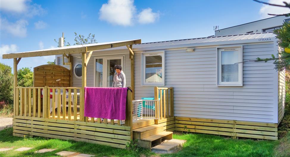 Camping Côte de Granit Rose accès plage Mobil home 3 chambres emplacement 96 chambre parents - Camping Armor Loisirs