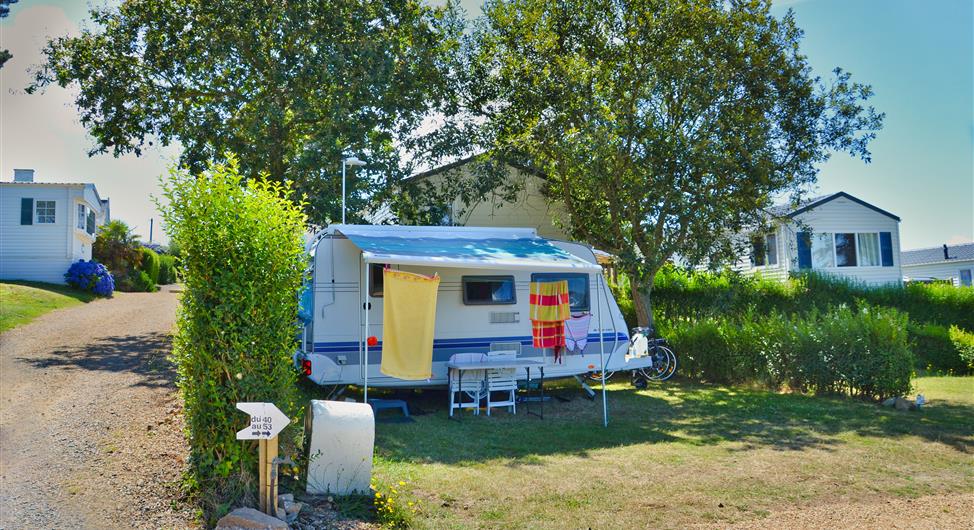 camping piscine couverte - Location emplacement camping au camping 3 étoiles Armor Loisirs  - Camping Armor Loisirs