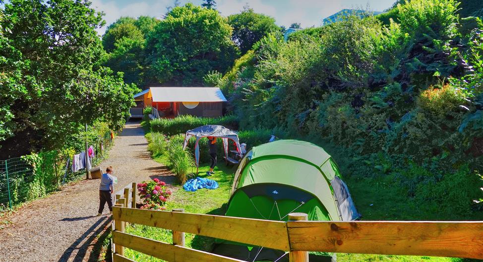 Camping Côte de Granit Rose - Location emplacement camping au camping 3 étoiles Armor Loisirs à Trébeurden - Camping Armor Loisirs