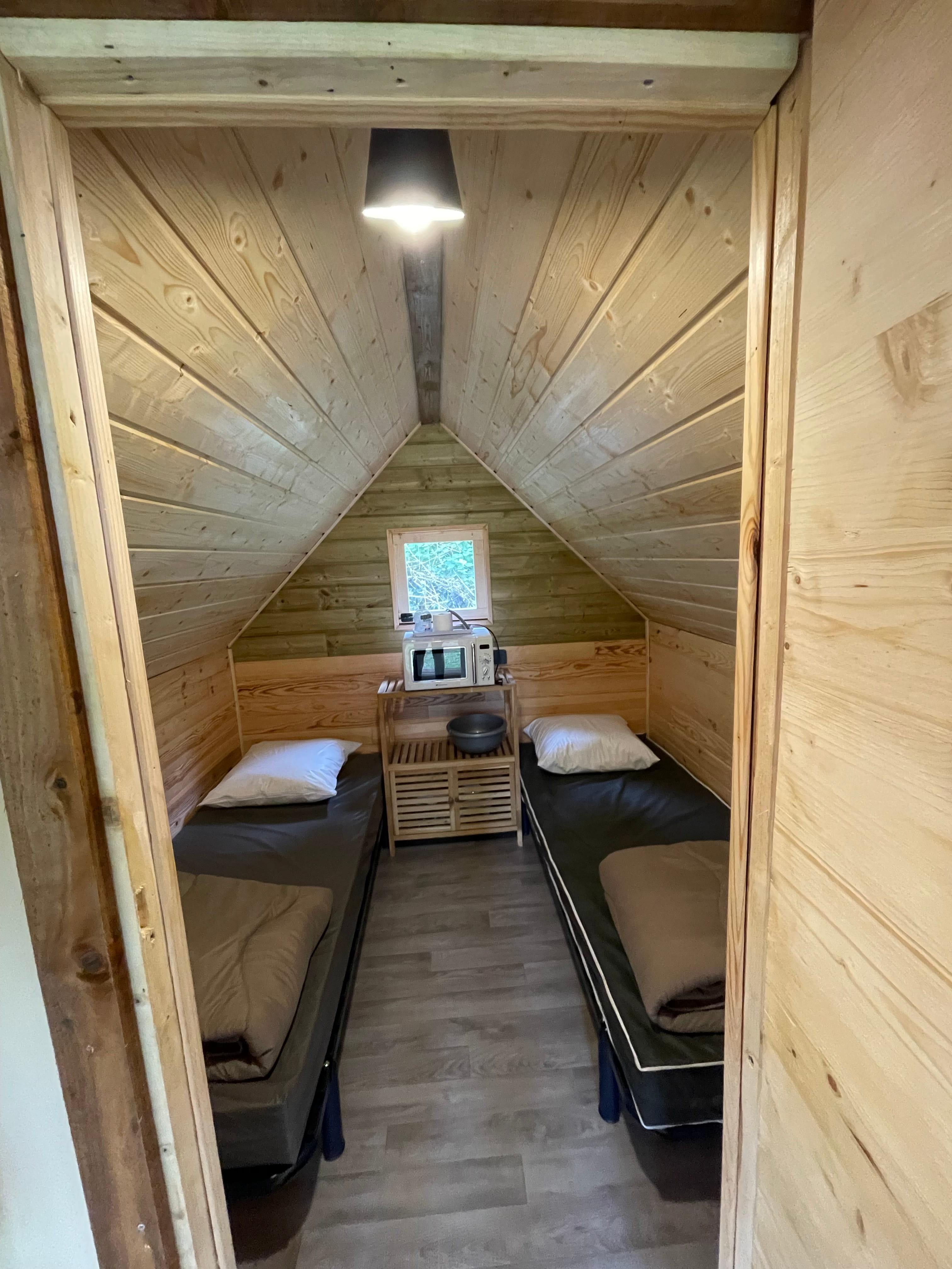 Bivouac au camping 3 étoiles Armor Loisirs à Trébeurden, location emplacements, mobil homes et chalet, camping piscine sur la Côte de Granit Rose près de Perros Guirec ploumanach france -Côtes d'Armor-Bretagne - Camping Armor Loisirs