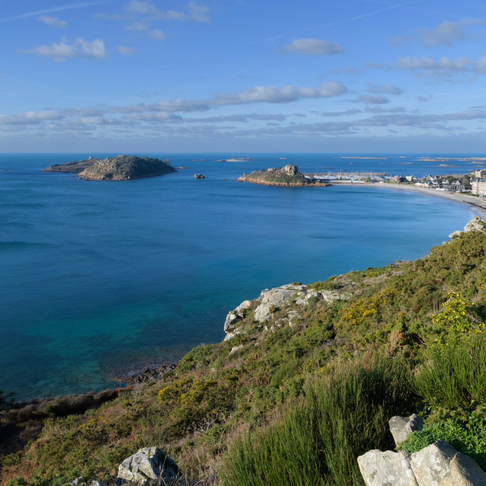magnifique paysage de mer à trébeurden en bretagne france